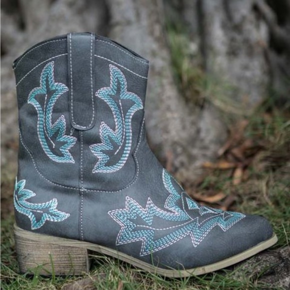 #8O Closeout SALE ❤️New! Boho Cowboy boot❤️HOST PICK ❤️ - Picture 4 of 4